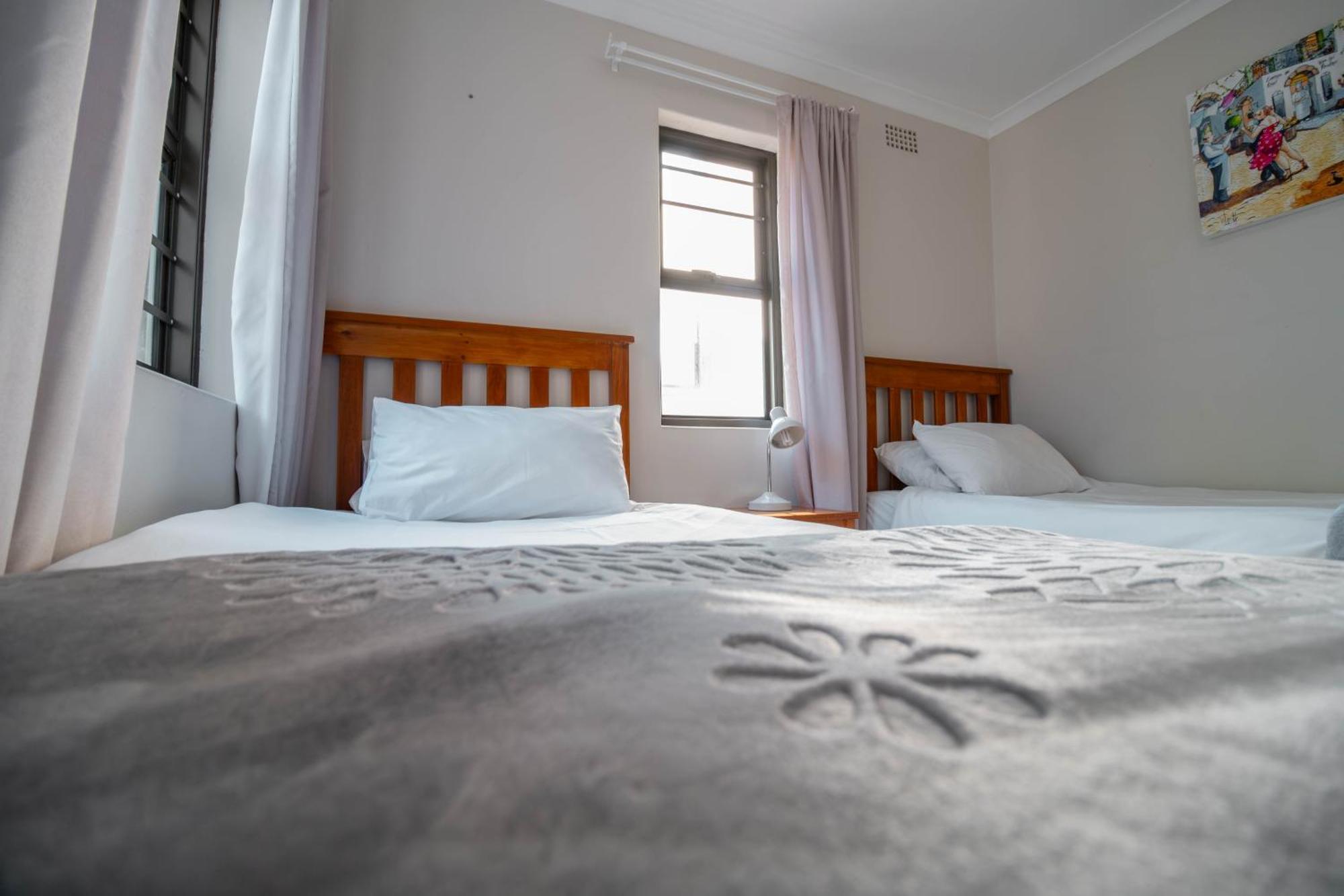 דרבנוויל Broadway Self Catering Apartments מראה חיצוני תמונה